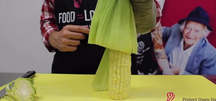 How to Shuck and Steam Corn